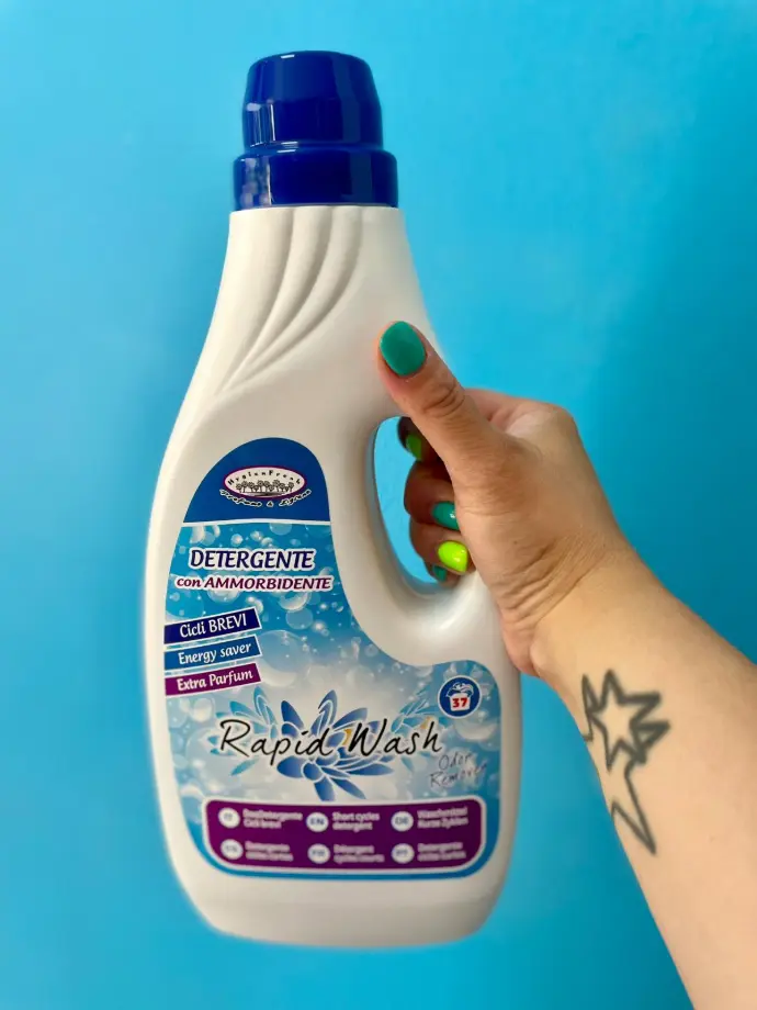 vendita prodotti professionali Rapid whash per lavaggi rapidi e programmi lava e indossa detersivo ammorbidente con profumaqzione concentrataArzignano lavanderia strireria pulitura artigianale La Perla azzurra